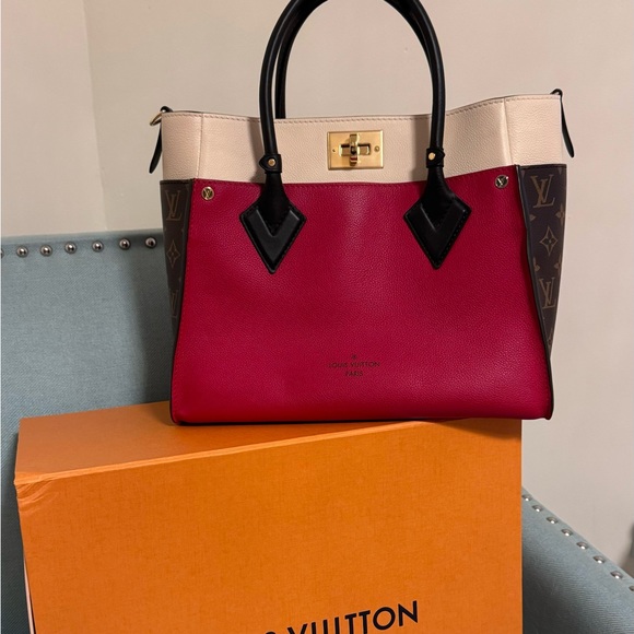 Louis Vuitton Red and Monogram handbag - Picture 2 of 4